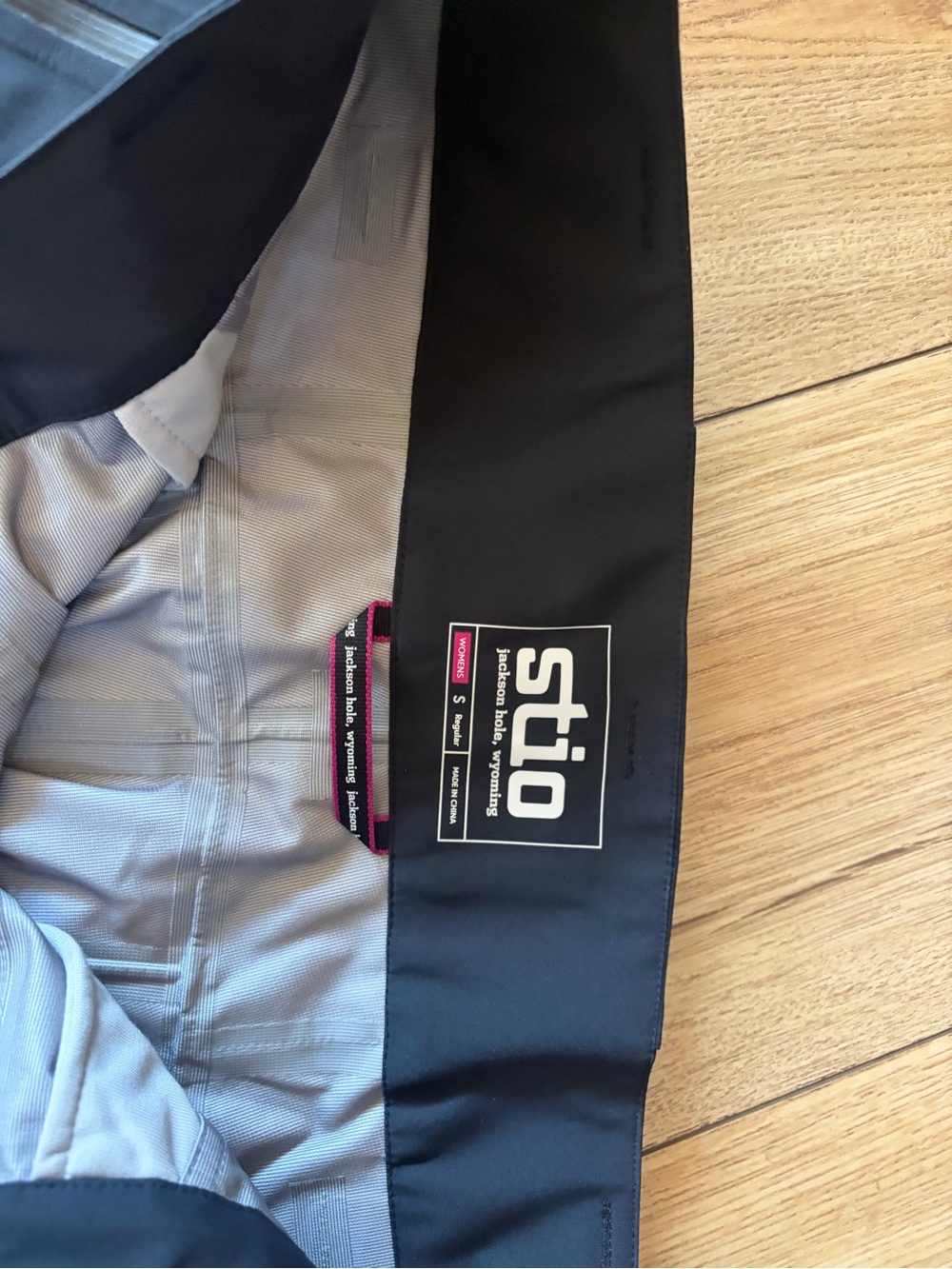 Stio Women’s Environ ski Pant - Picture 5 of 12
